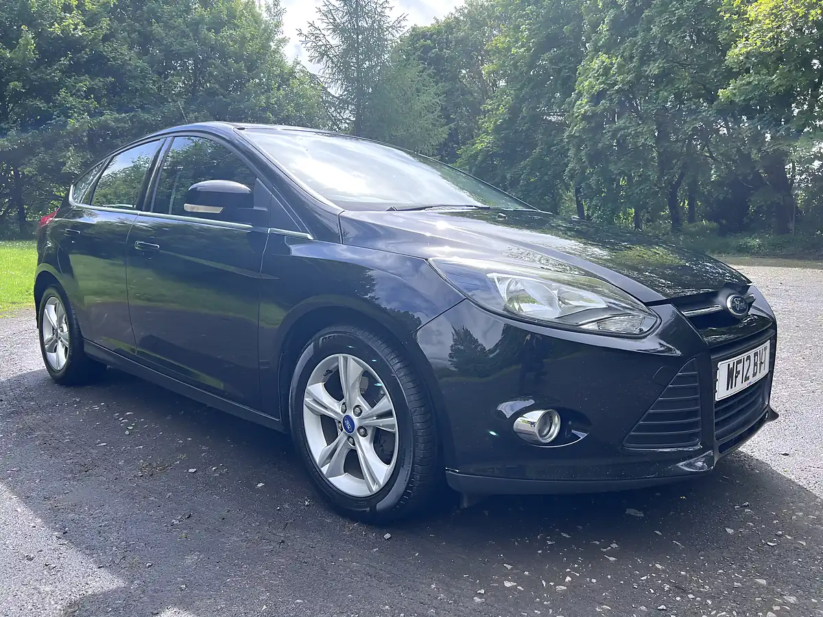 Used 2012 Ford Focus Zetec Black - Interior and Exterior details 11