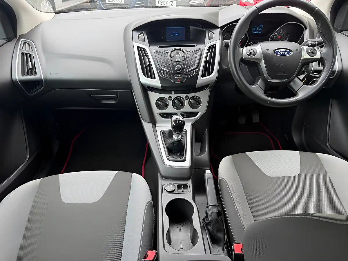 Used 2012 Ford Focus Zetec Black - Interior and Exterior details 16