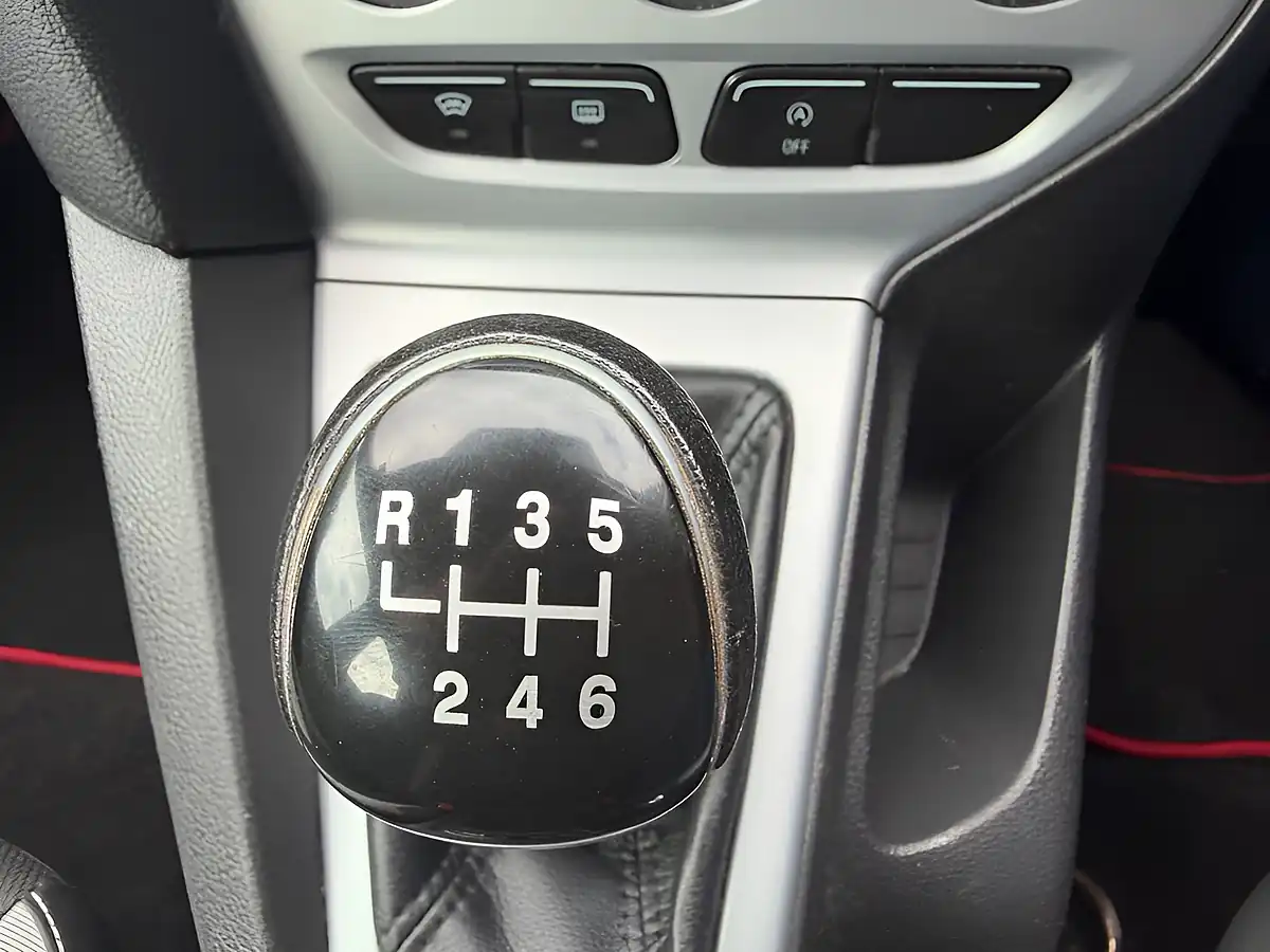 Used 2012 Ford Focus Zetec Black - Interior and Exterior details 19