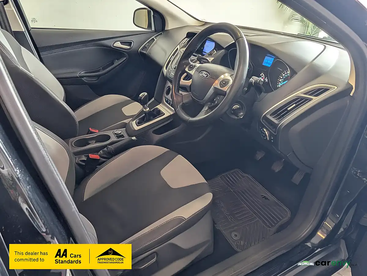 Used 2012 Ford Focus Zetec Black - Interior and Exterior details 12