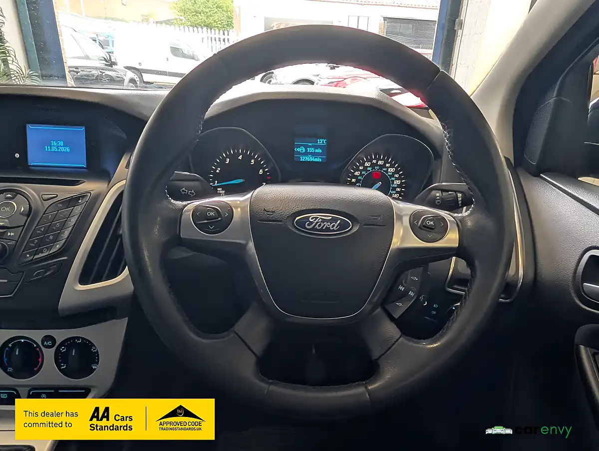 Used 2012 Ford Focus Zetec Black - Interior and Exterior details 14
