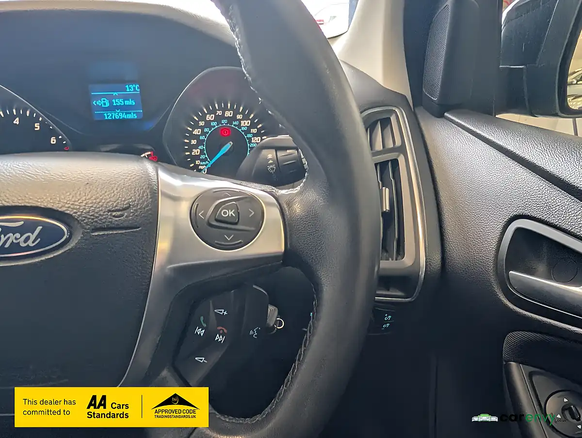 Used 2012 Ford Focus Zetec Black - Interior and Exterior details 16
