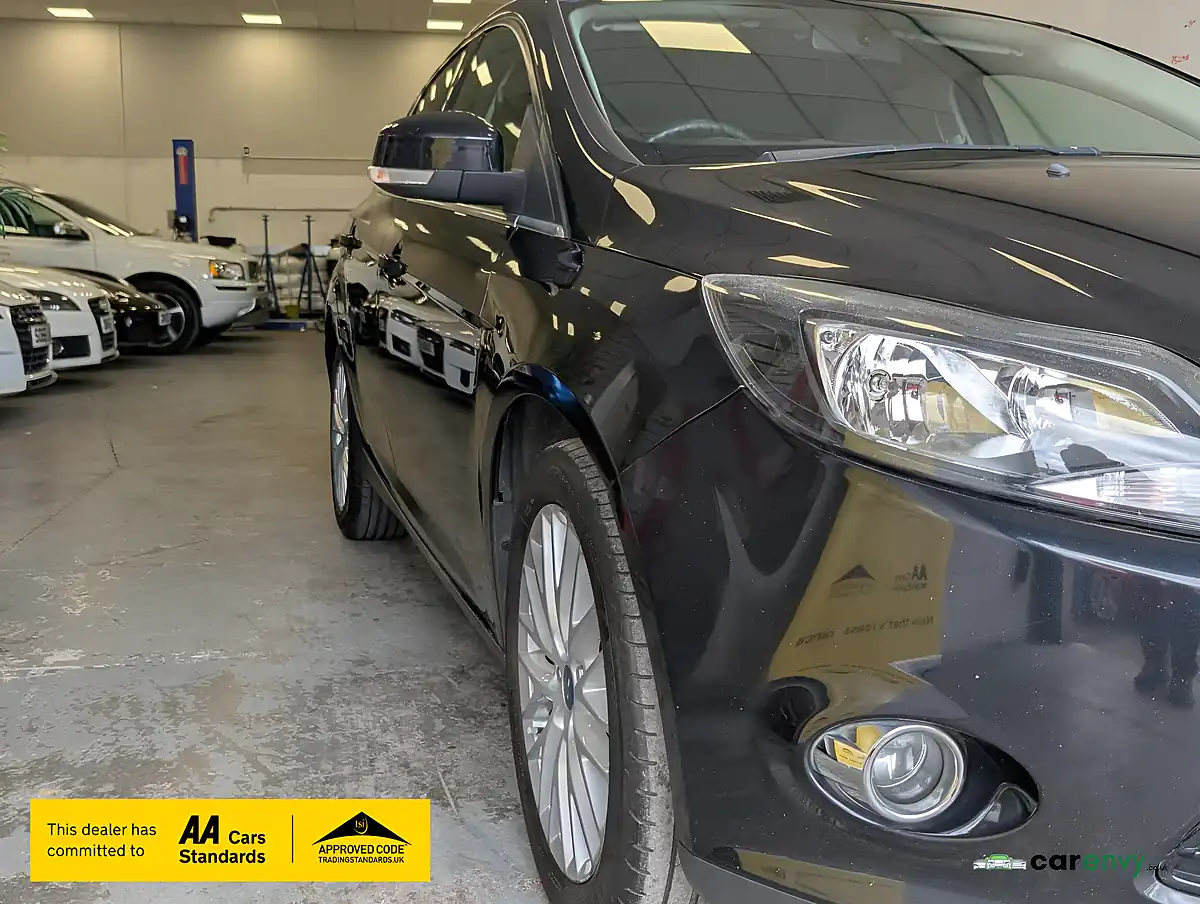 Used 2012 Ford Focus Zetec Black - Interior and Exterior details 2