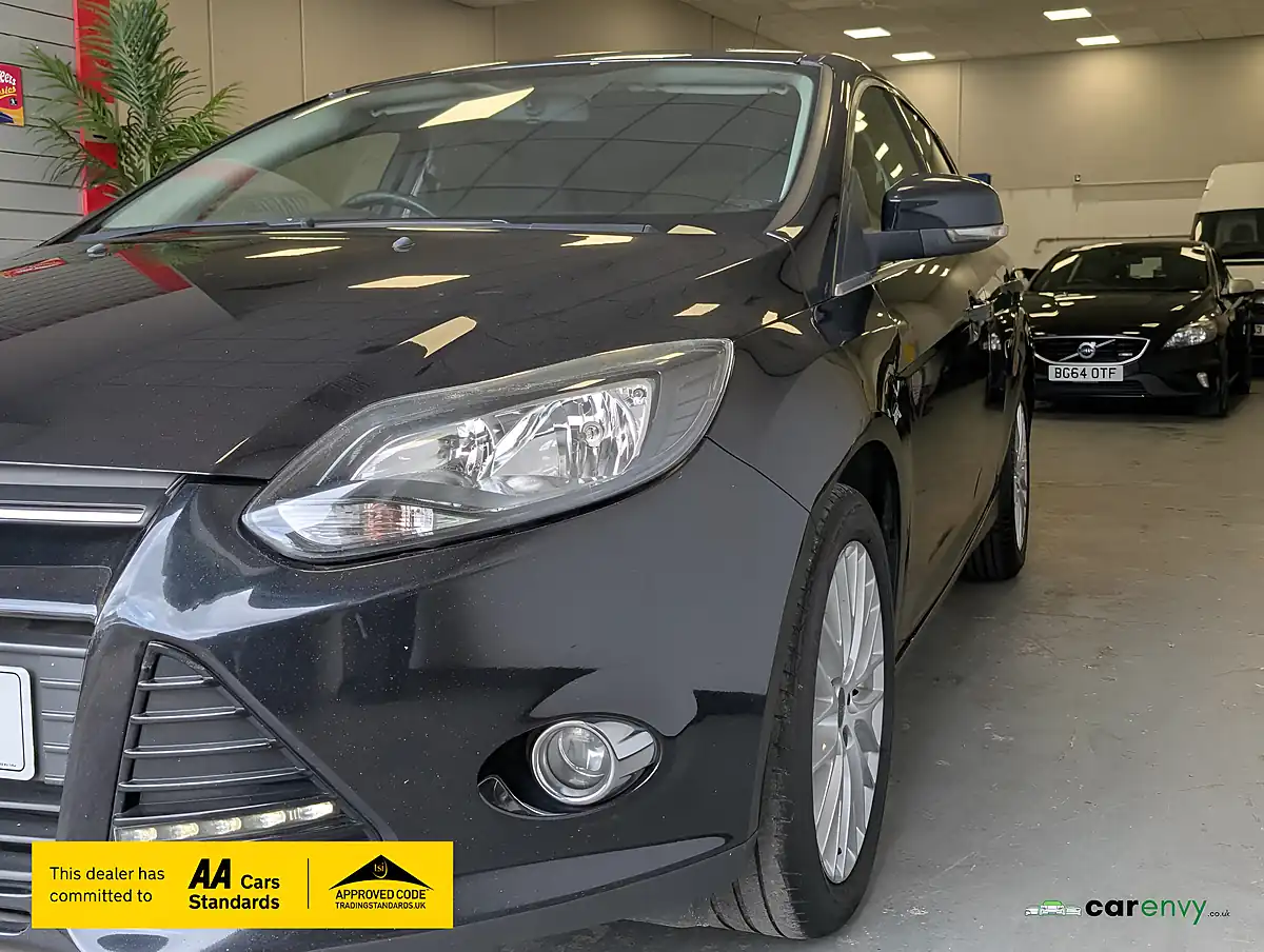 Used 2012 Ford Focus Zetec Black - Interior and Exterior details 4