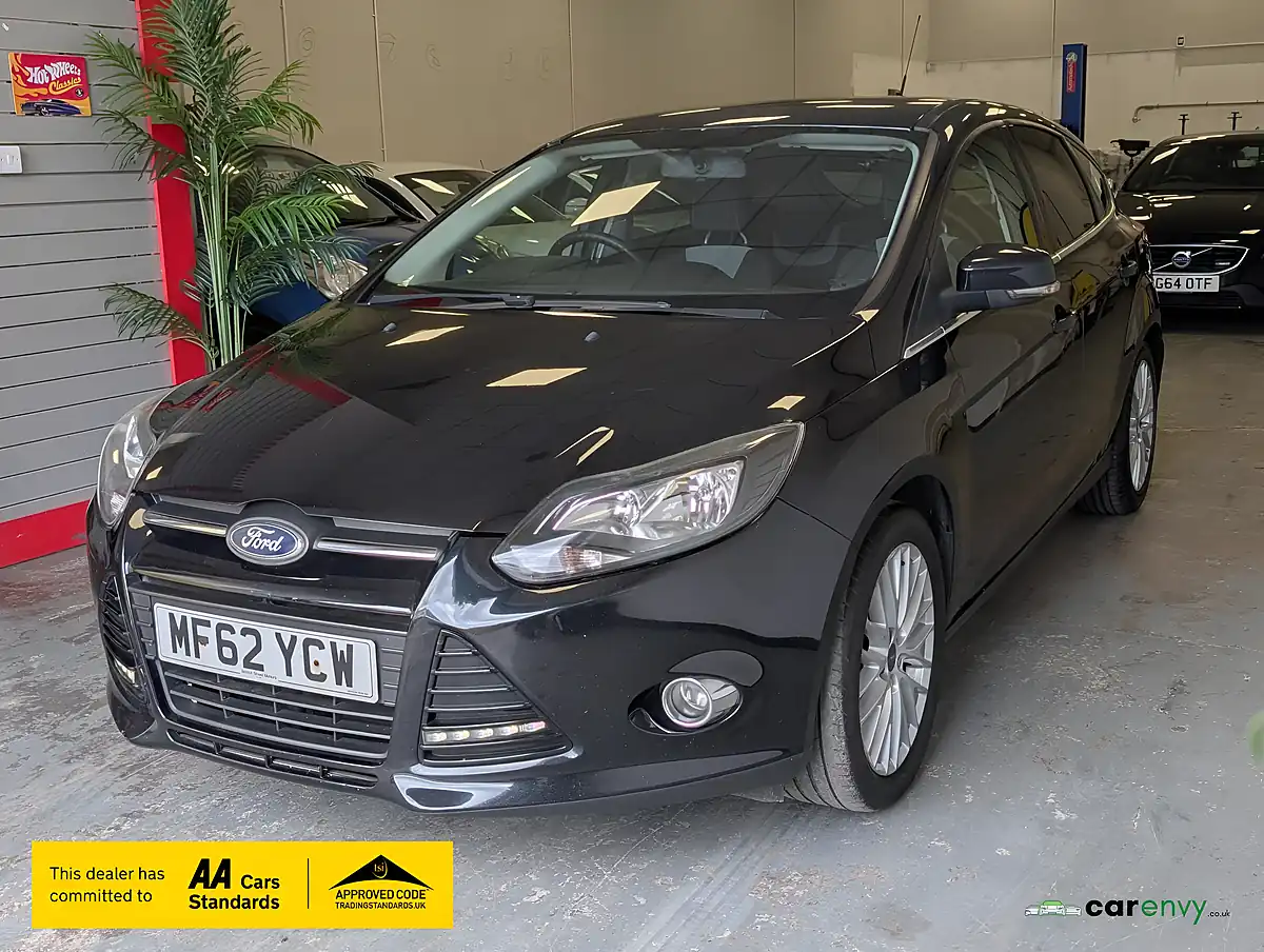 Used 2012 Ford Focus Zetec Black - Interior and Exterior details 5