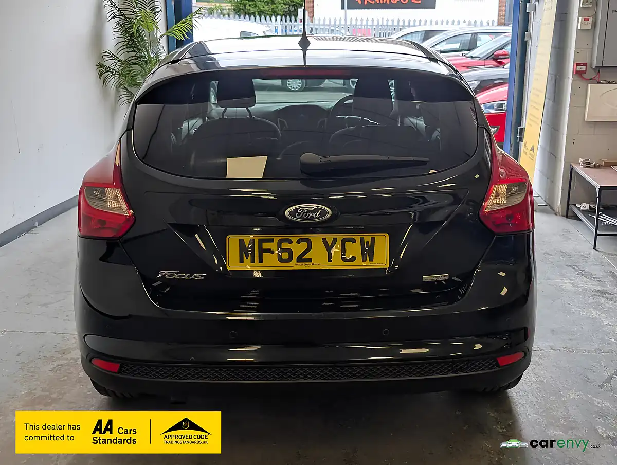 Used 2012 Ford Focus Zetec Black - Interior and Exterior details 8