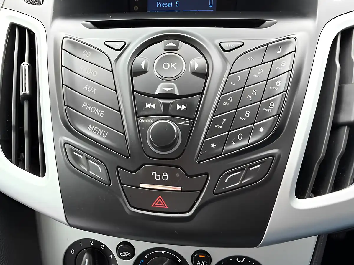 Used 2012 Ford Focus Zetec Black - Interior and Exterior details 10