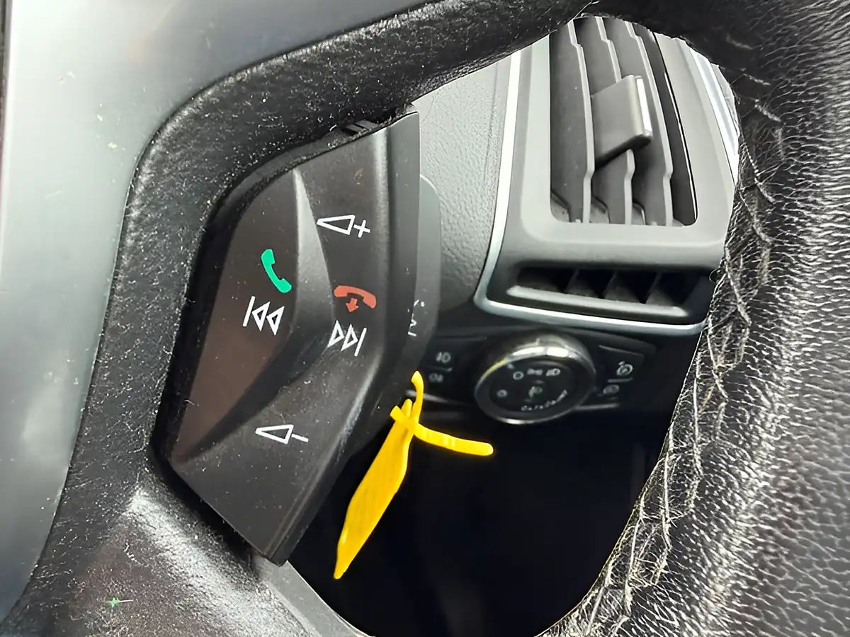 Used 2012 Ford Focus Zetec Black - Interior and Exterior details 12