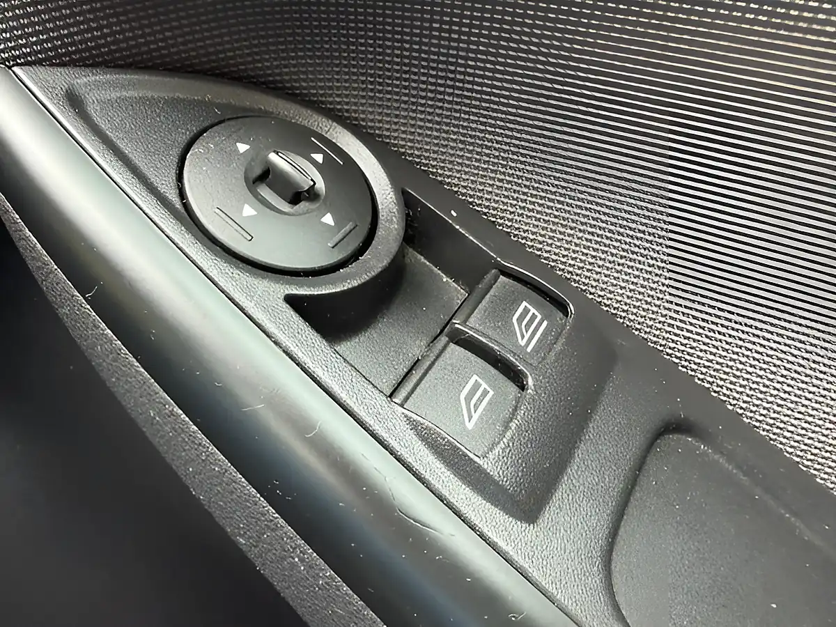 Used 2012 Ford Focus Zetec Black - Interior and Exterior details 13
