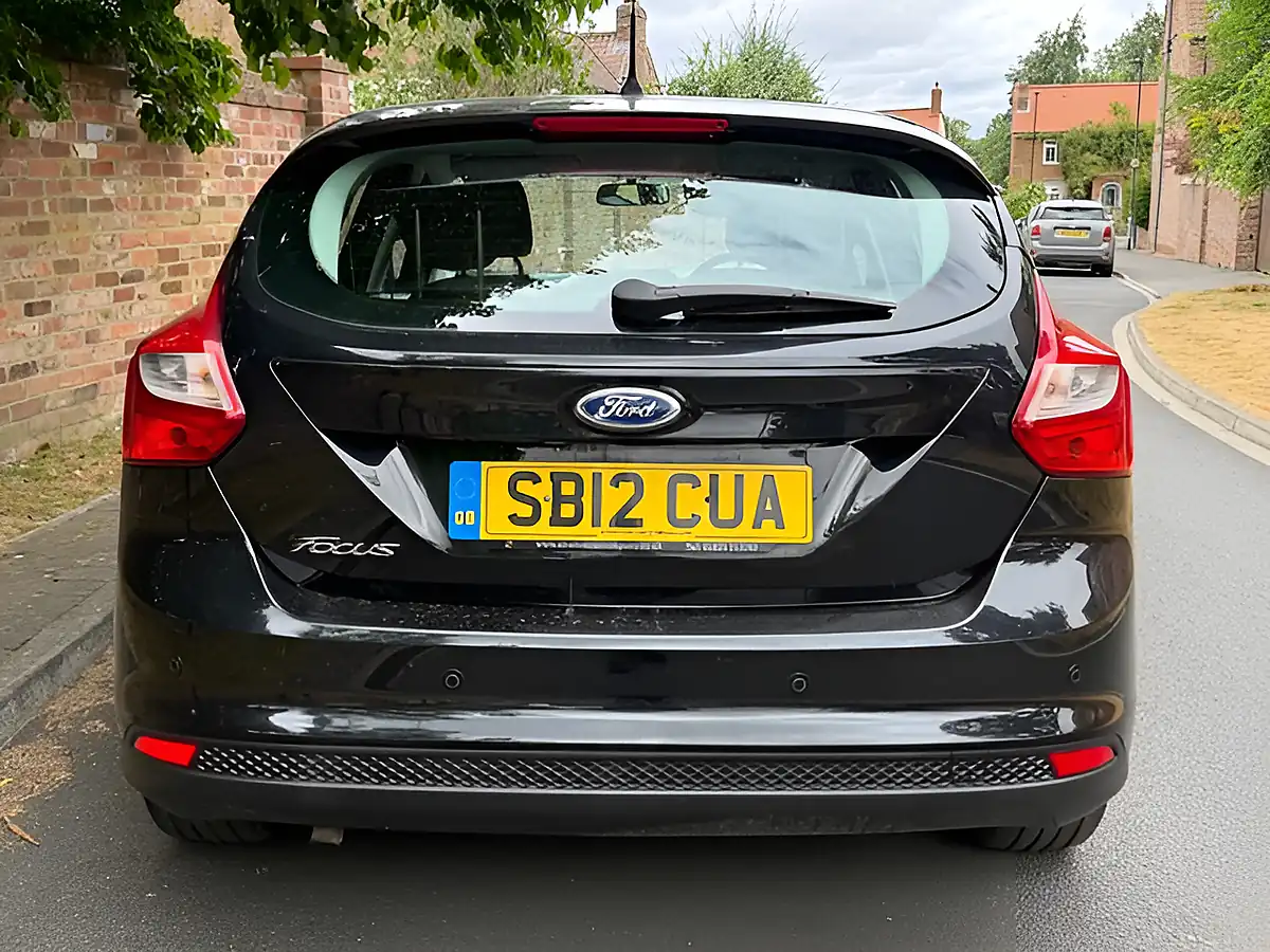 Used 2012 Ford Focus Zetec Black - Interior and Exterior details 18