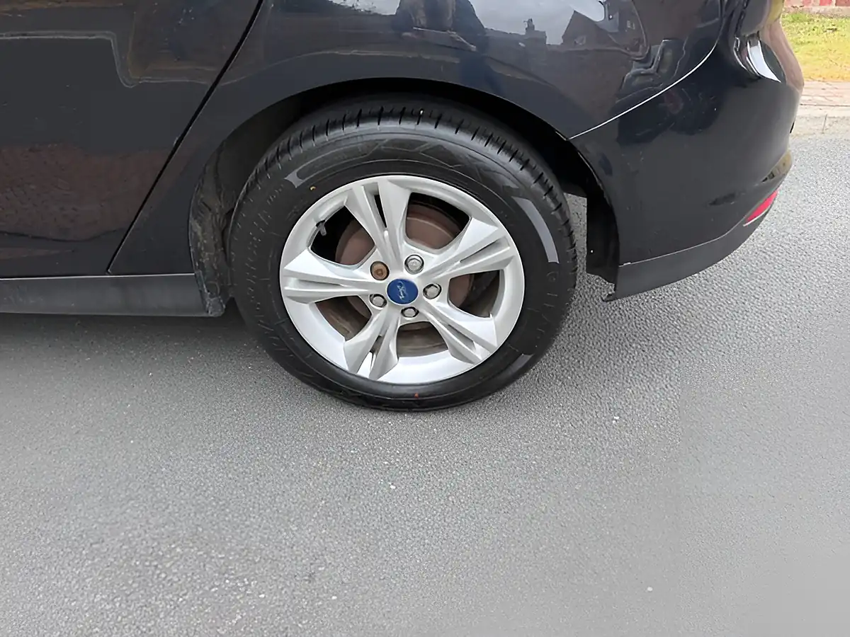 Used 2012 Ford Focus Zetec Black - Interior and Exterior details 20