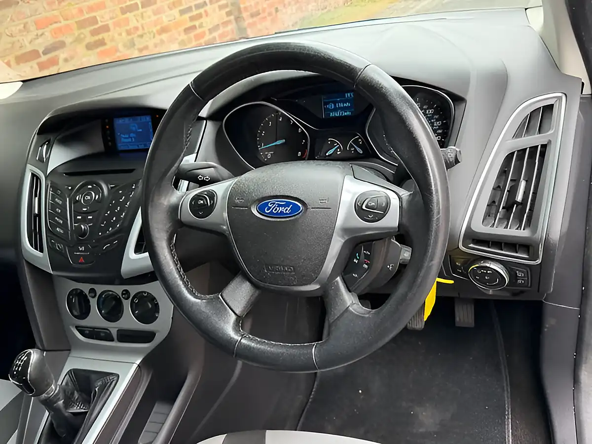 Used 2012 Ford Focus Zetec Black - Interior and Exterior details 3