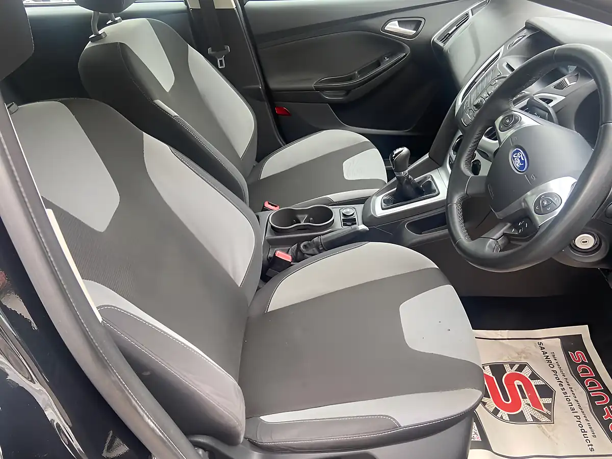 Used 2012 Ford Focus Zetec Black - Interior and Exterior details 10