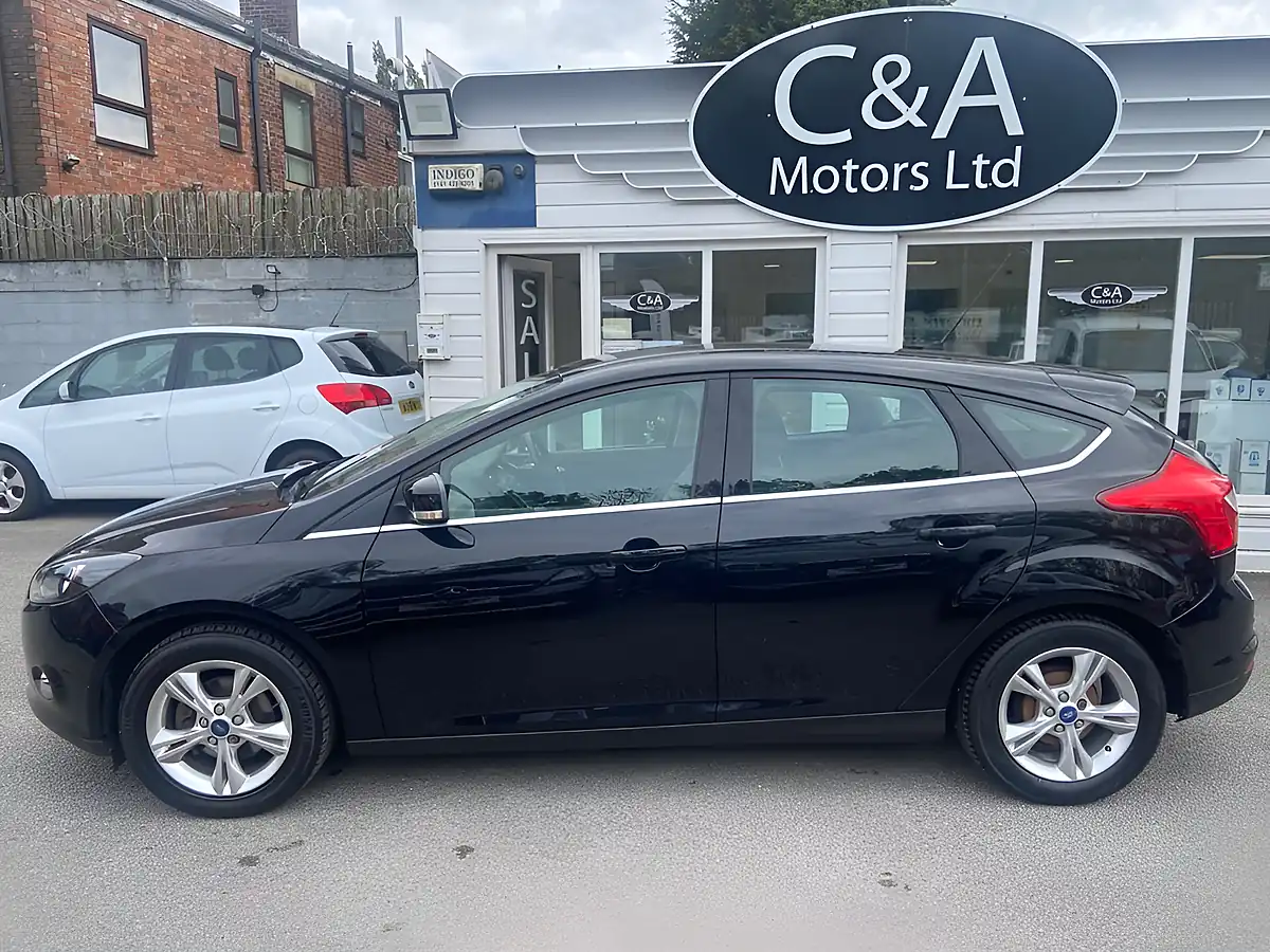 Used 2012 Ford Focus Zetec Black - Interior and Exterior details 4