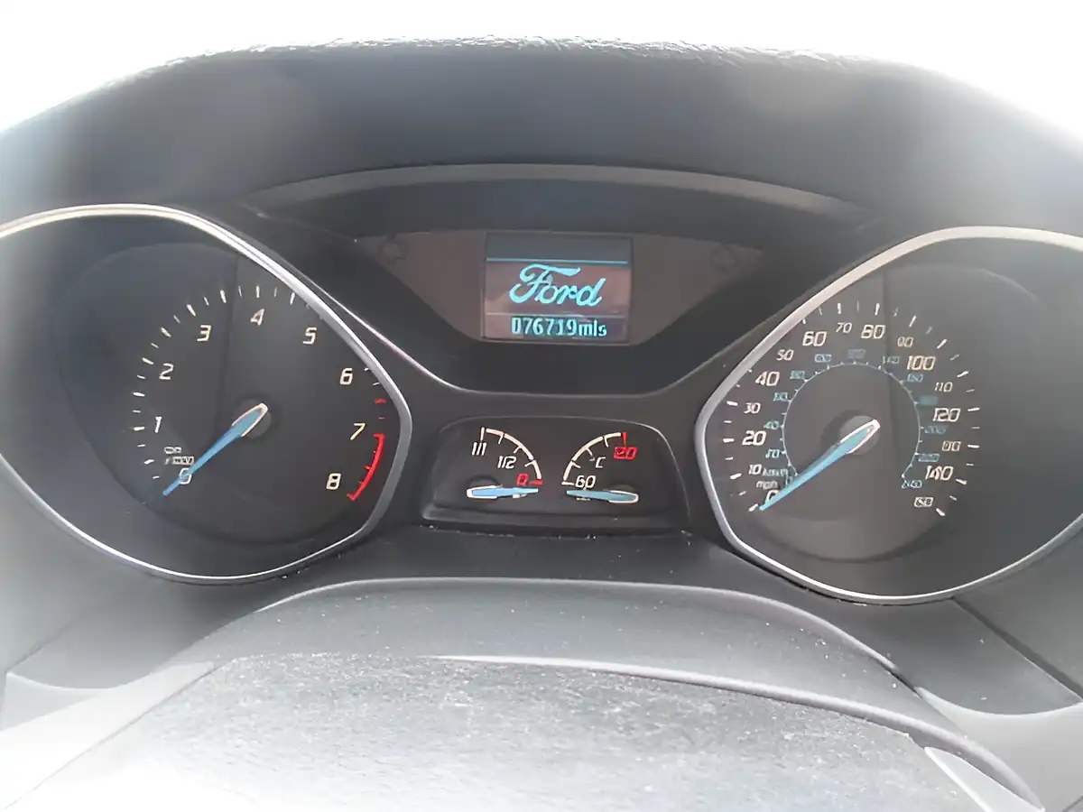 Used 2012 Ford Focus Zetec Est. Grey - Interior and Exterior details 11
