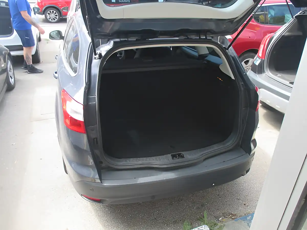 Used 2012 Ford Focus Zetec Est. Grey - Interior and Exterior details 6
