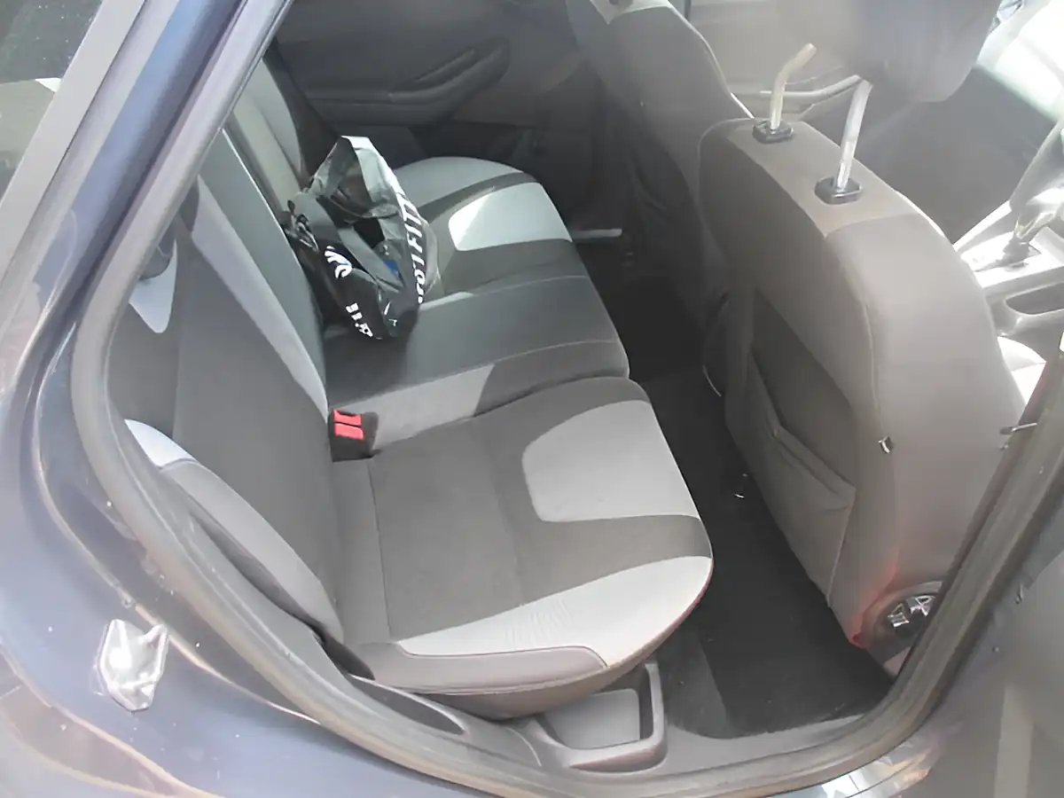 Used 2012 Ford Focus Zetec Est. Grey - Interior and Exterior details 9