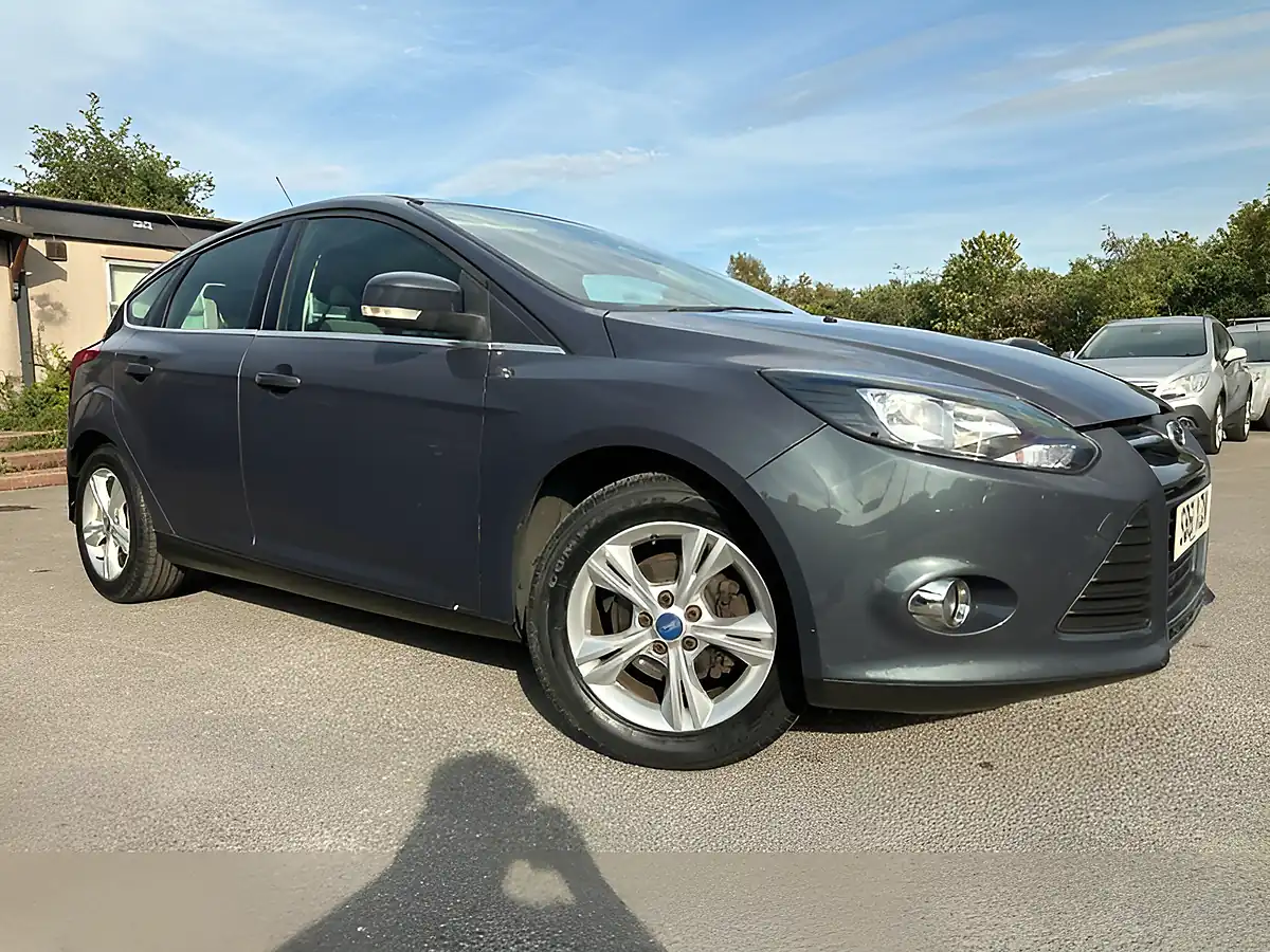 Used 2012 Ford Focus Zetec Grey - Front View