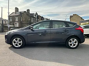 Used 2012 Ford Focus Zetec Grey - Interior and Exterior details 13