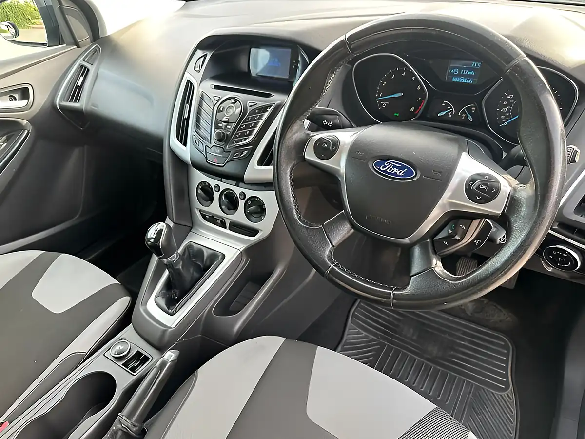 Used 2012 Ford Focus Zetec Grey - Interior and Exterior details 2