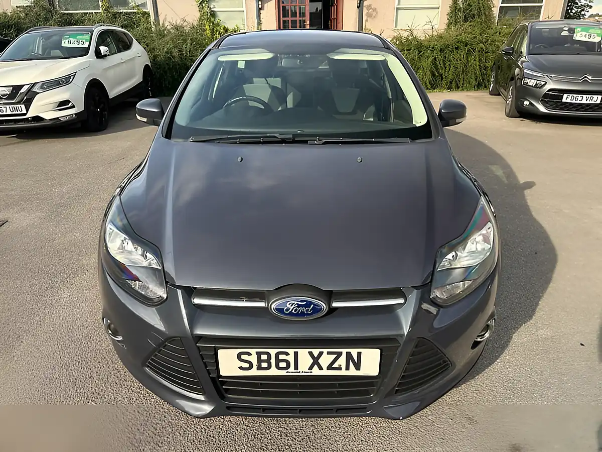 Used 2012 Ford Focus Zetec Grey - Interior and Exterior details 3