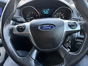 Used 2012 Ford Focus Zetec Red - Interior and Exterior details 10