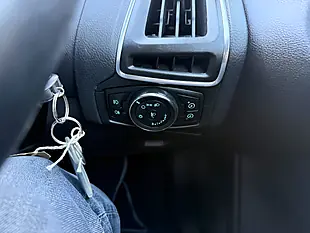 Used 2012 Ford Focus Zetec Red - Interior and Exterior details 11