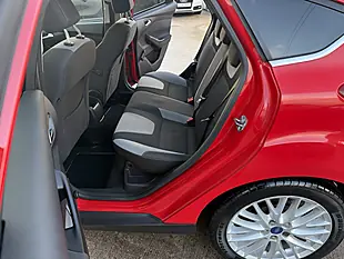 Used 2012 Ford Focus Zetec Red - Interior and Exterior details 15