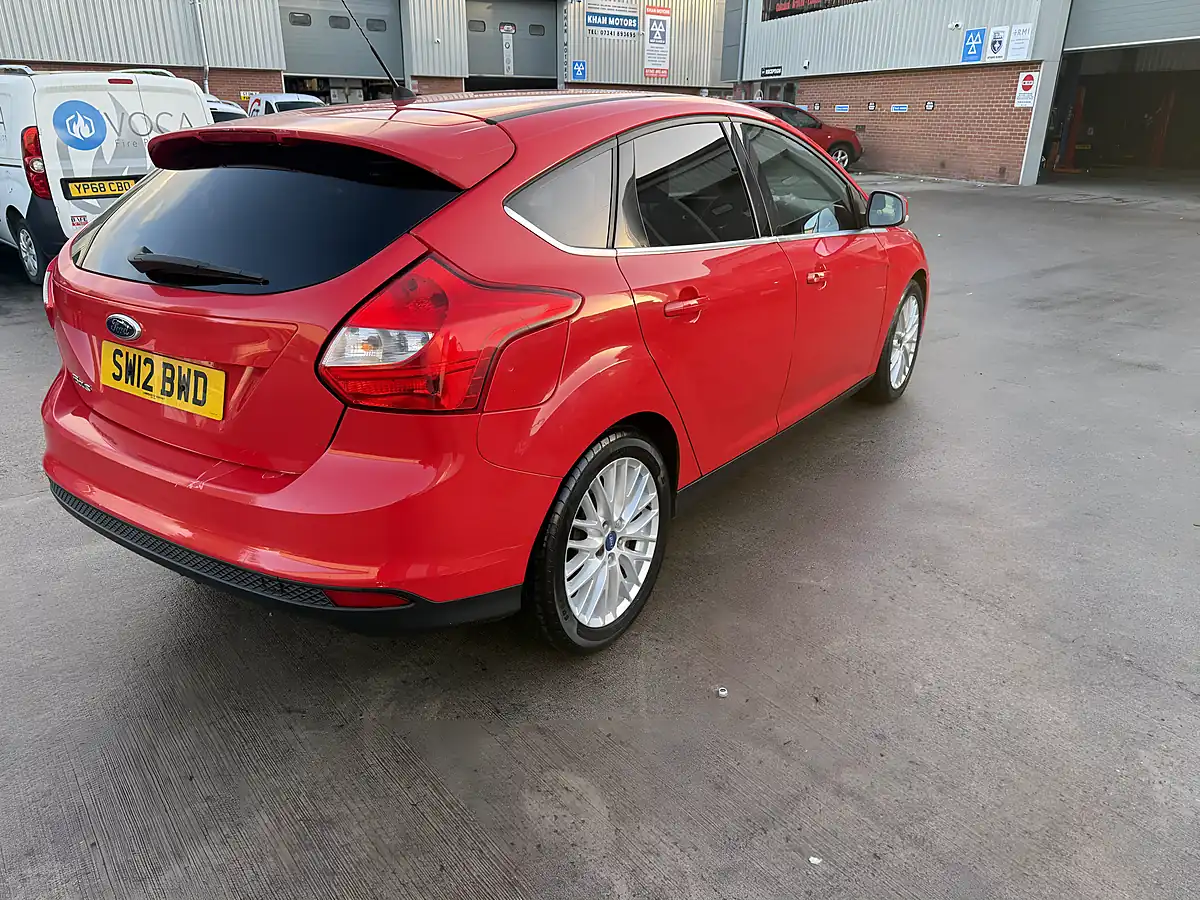 Used 2012 Ford Focus Zetec Red - Interior and Exterior details 4