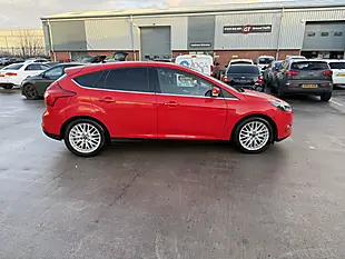 Used 2012 Ford Focus Zetec Red - Interior and Exterior details 6