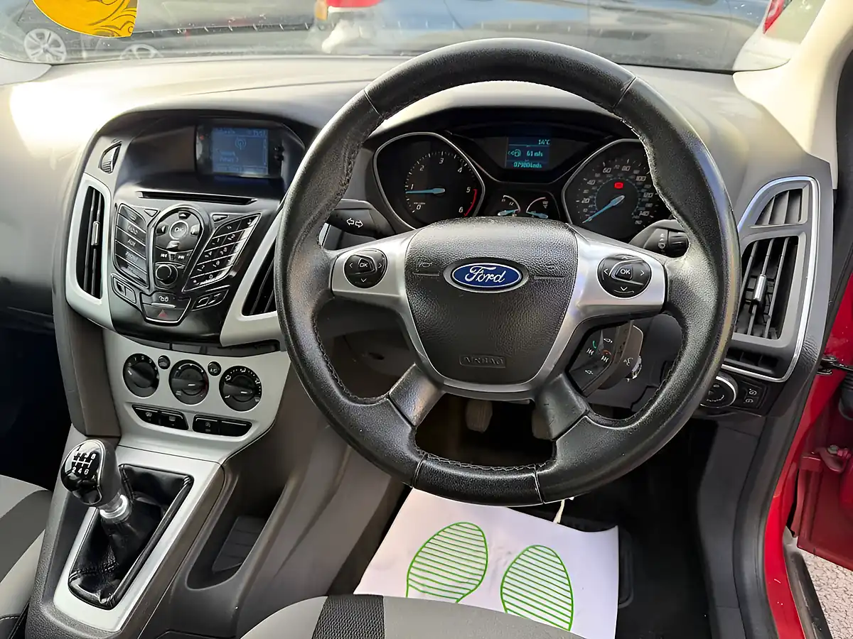 Used 2012 Ford Focus Zetec Red - Interior and Exterior details 10