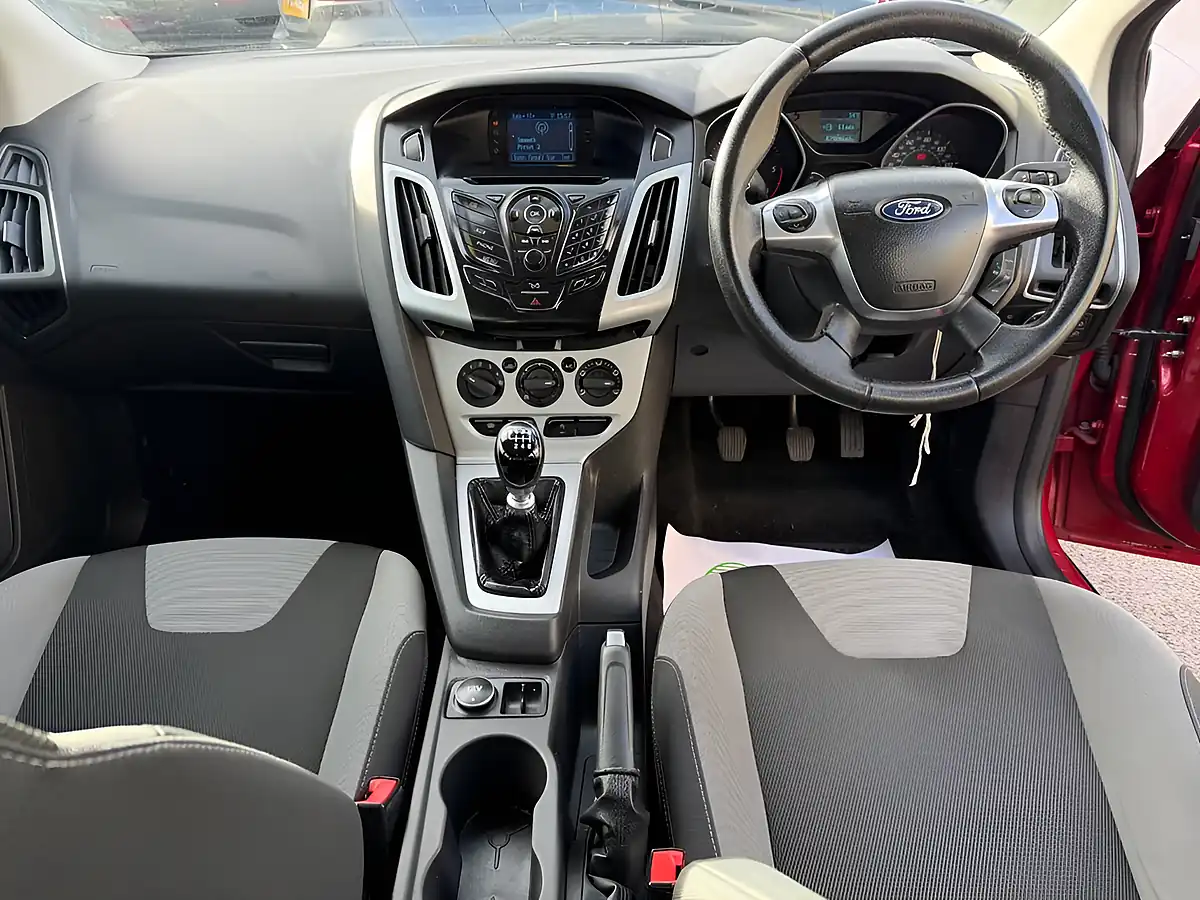 Used 2012 Ford Focus Zetec Red - Interior and Exterior details 12