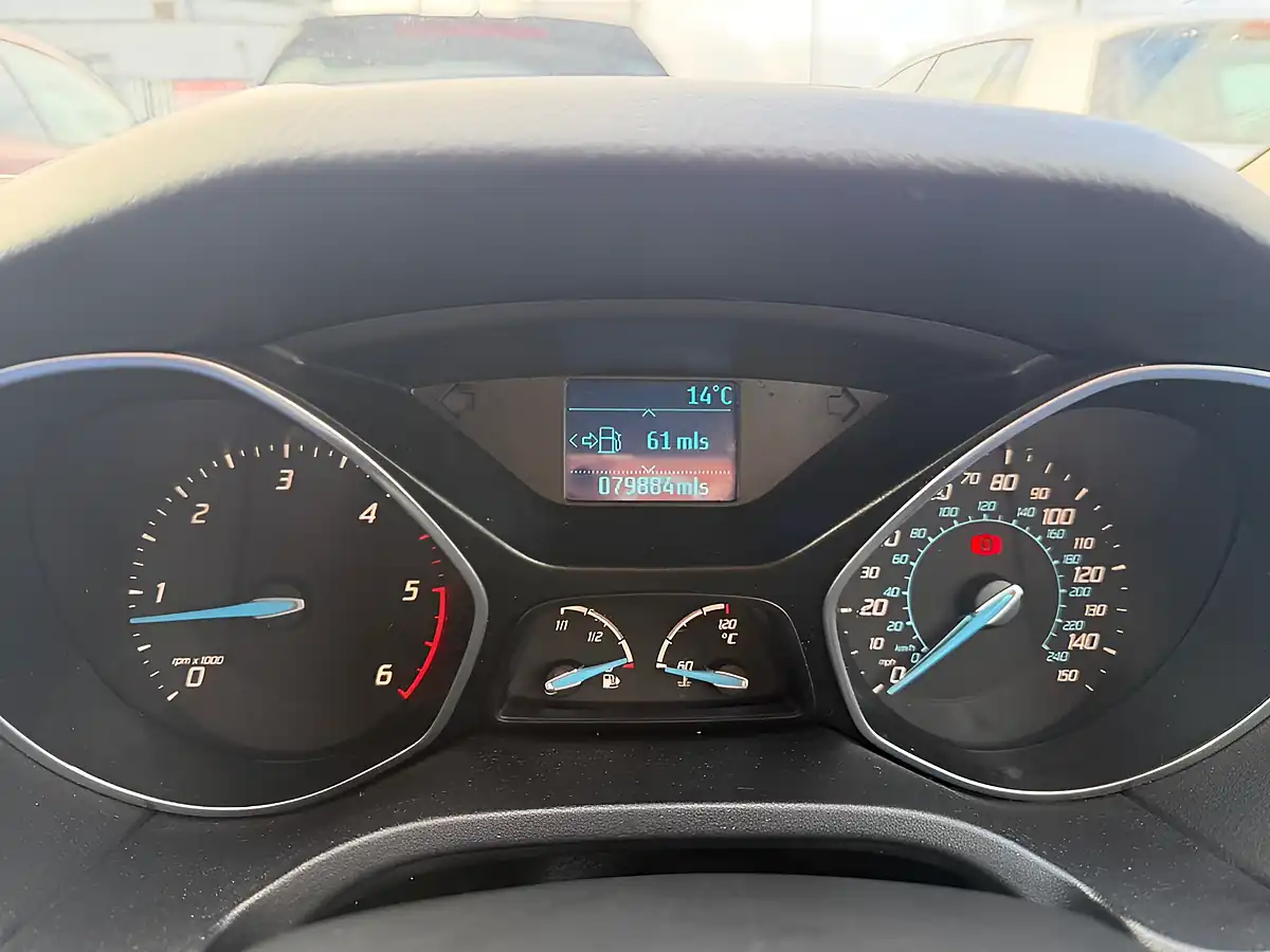 Used 2012 Ford Focus Zetec Red - Interior and Exterior details 4
