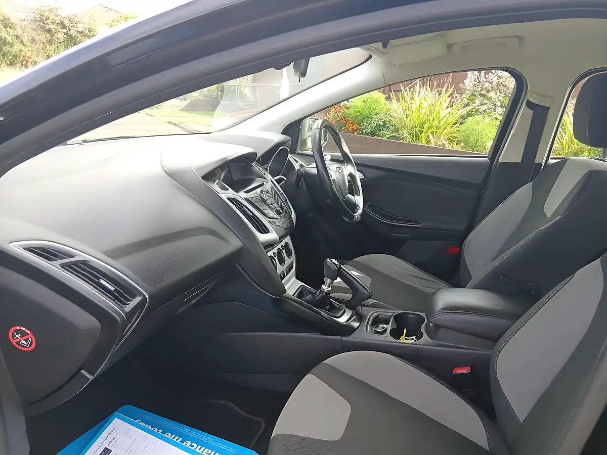 Used 2012 Ford Focus Zetec S Black - Interior and Exterior details 12