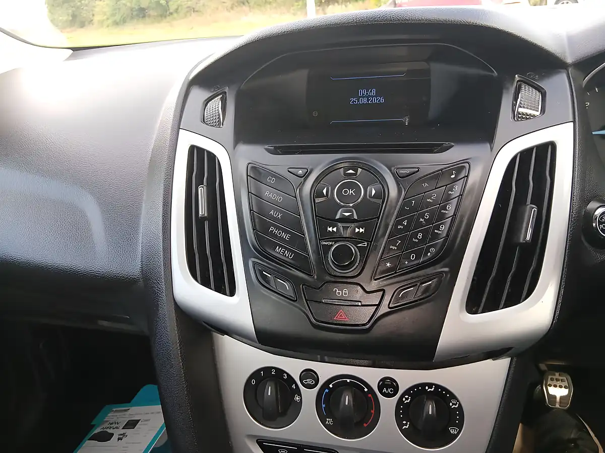 Used 2012 Ford Focus Zetec S Black - Interior and Exterior details 13