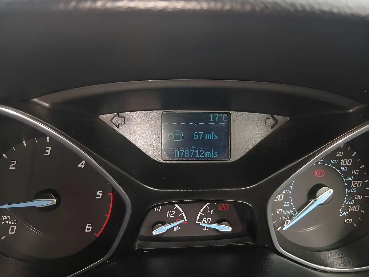 Used 2012 Ford Focus Zetec S Black - Interior and Exterior details 16