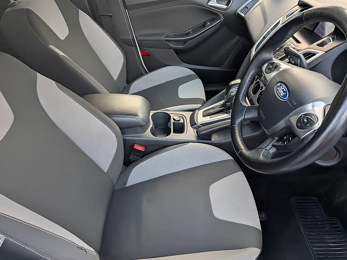 Used 2012 Ford Focus Zetec S White - Interior and Exterior details 10
