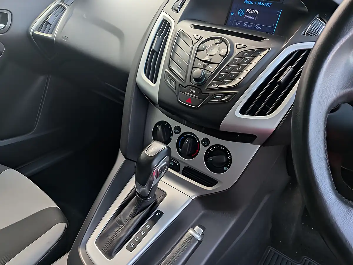 Used 2012 Ford Focus Zetec S White - Interior and Exterior details 13