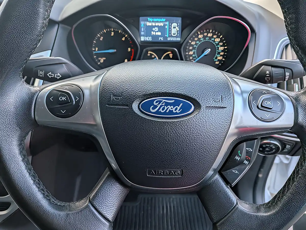 Used 2012 Ford Focus Zetec S White - Interior and Exterior details 14