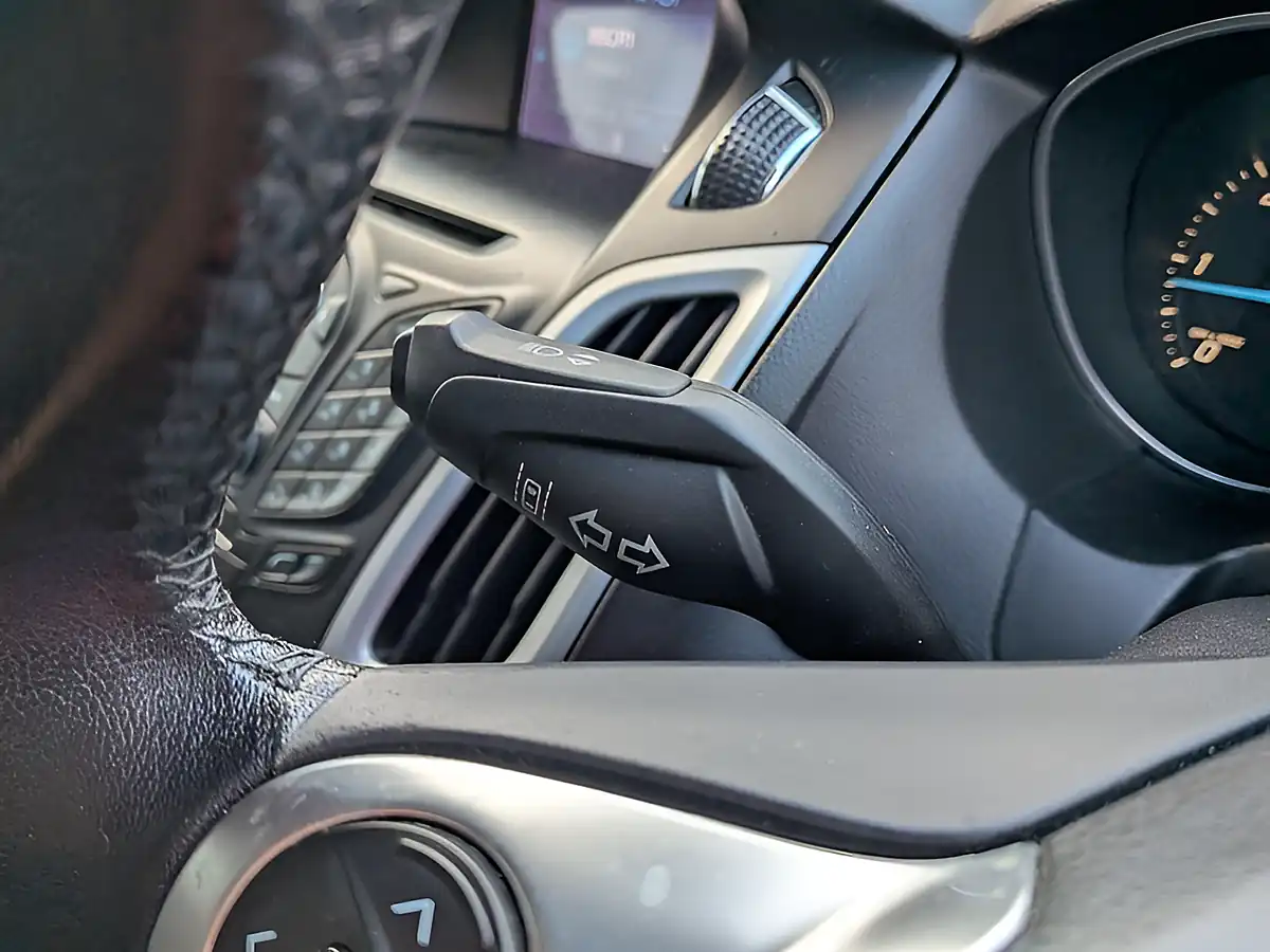 Used 2012 Ford Focus Zetec S White - Interior and Exterior details 15