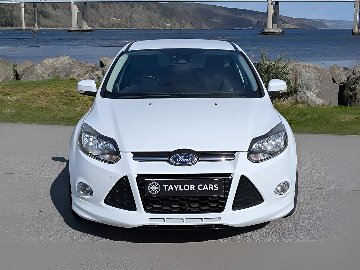 Used 2012 Ford Focus Zetec S White - Interior and Exterior details 2