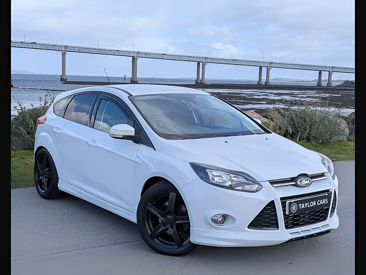 Used 2012 Ford Focus Zetec S White - Interior and Exterior details 3