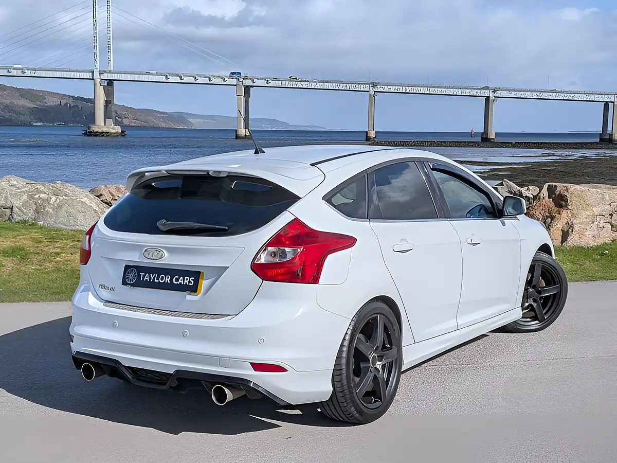 Used 2012 Ford Focus Zetec S White - Interior and Exterior details 5