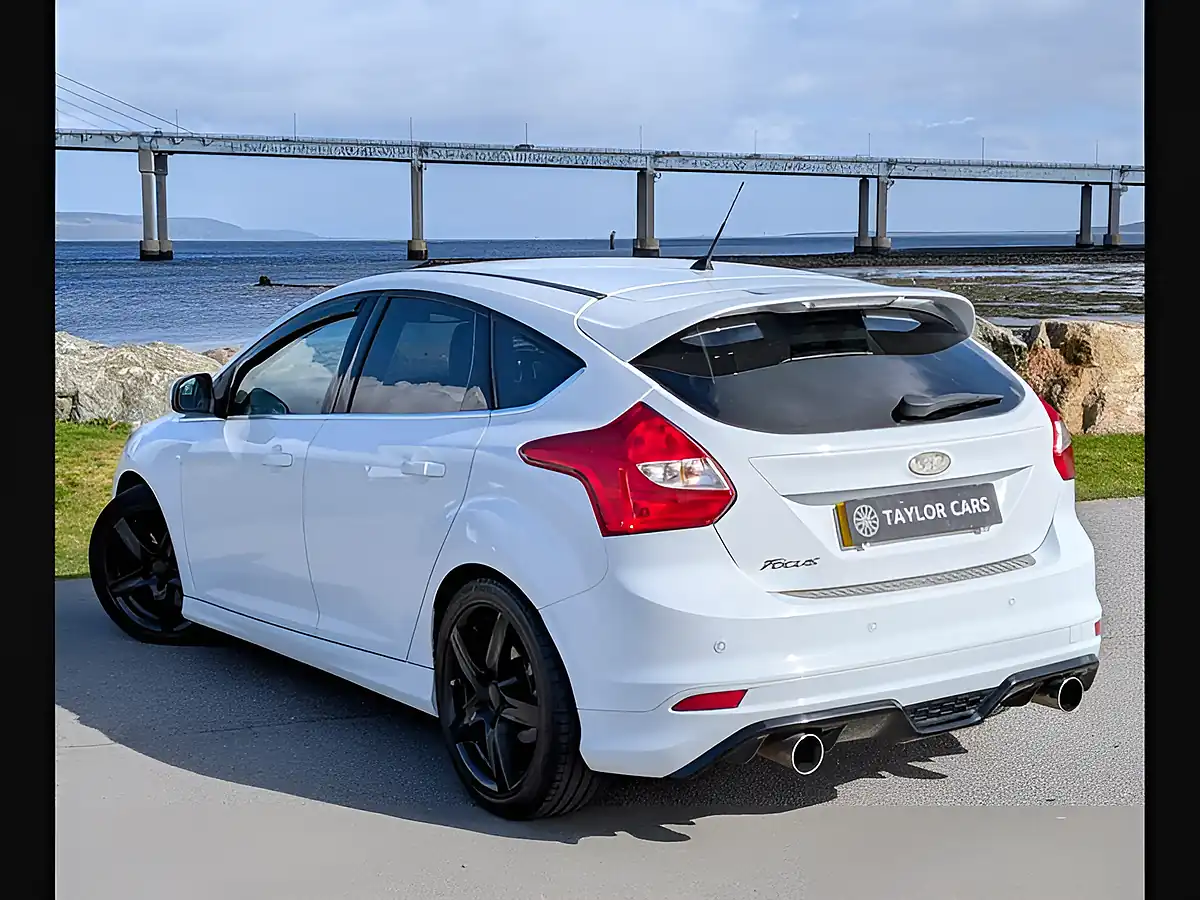 Used 2012 Ford Focus Zetec S White - Interior and Exterior details 8