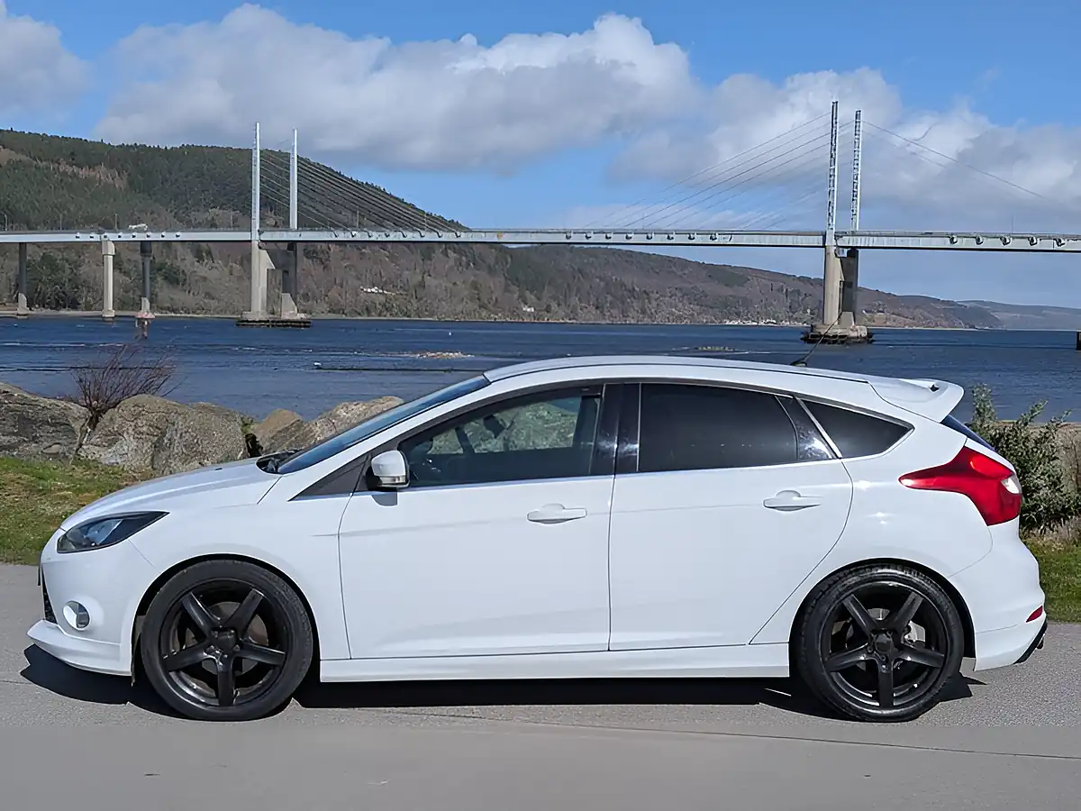 Used 2012 Ford Focus Zetec S White - Interior and Exterior details 9