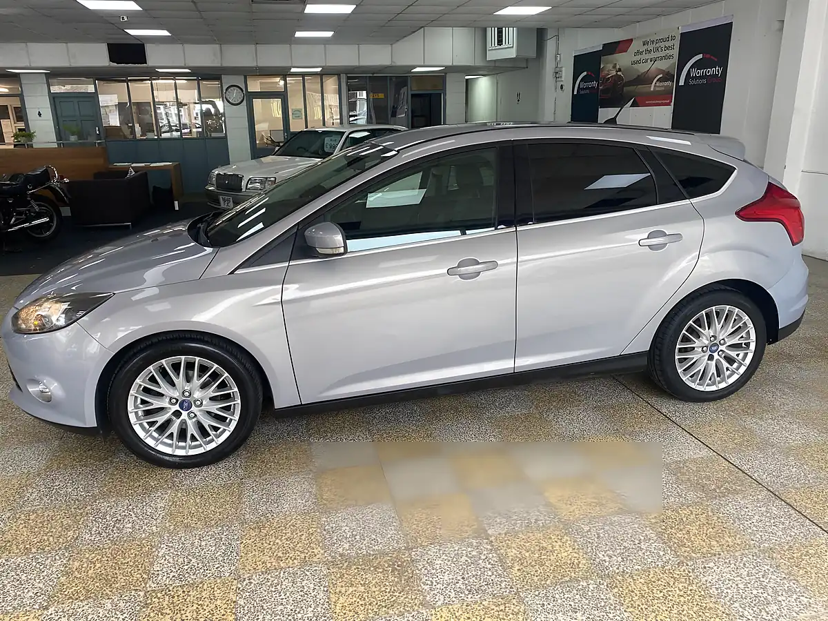 Used 2012 Ford Focus Zetec Silver - Interior and Exterior details 4