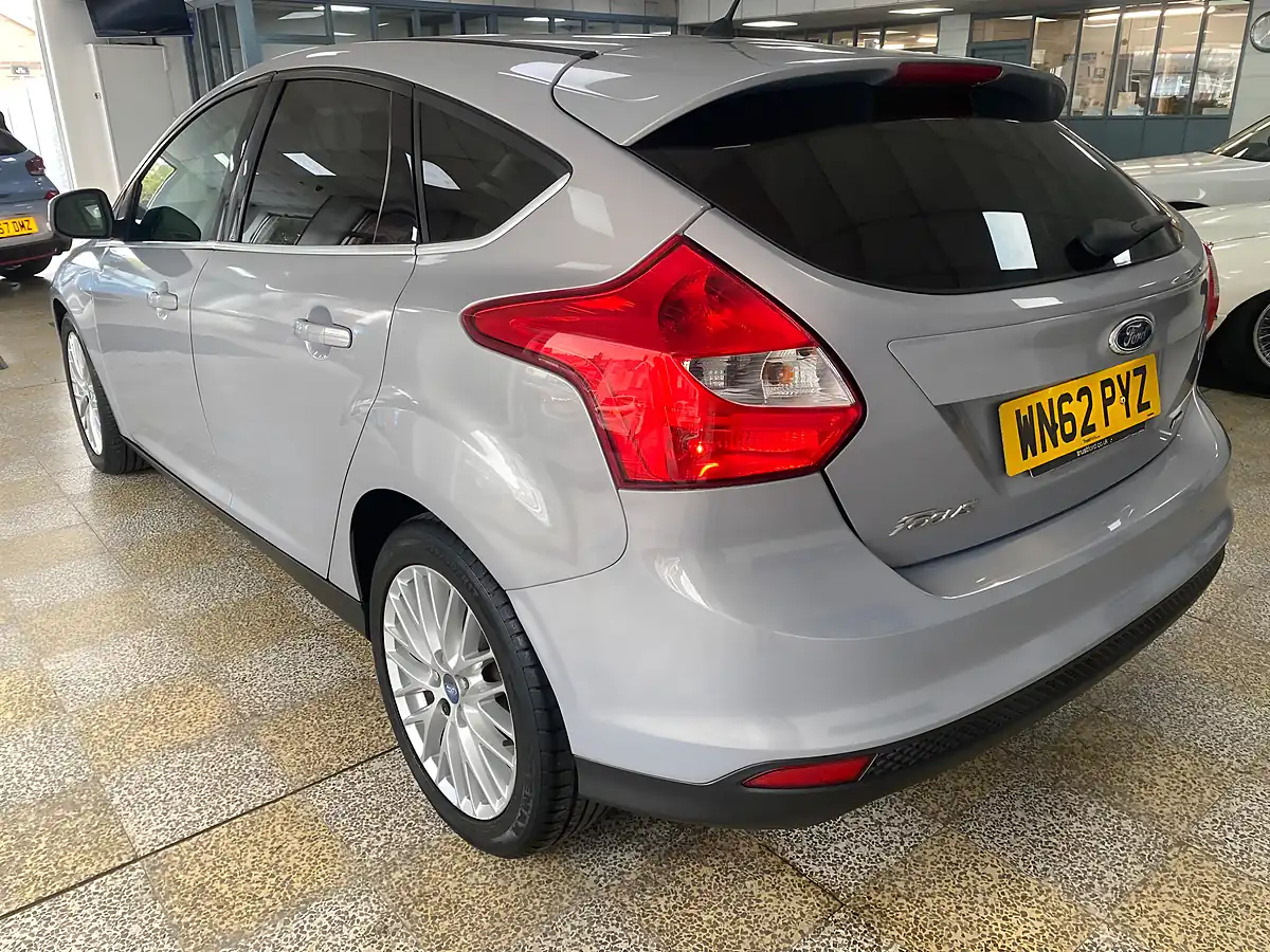 Used 2012 Ford Focus Zetec Silver - Interior and Exterior details 5