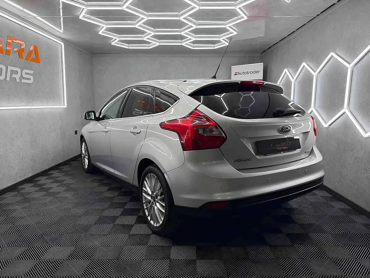 Used 2012 Ford Focus Zetec Silver - Interior and Exterior details 10
