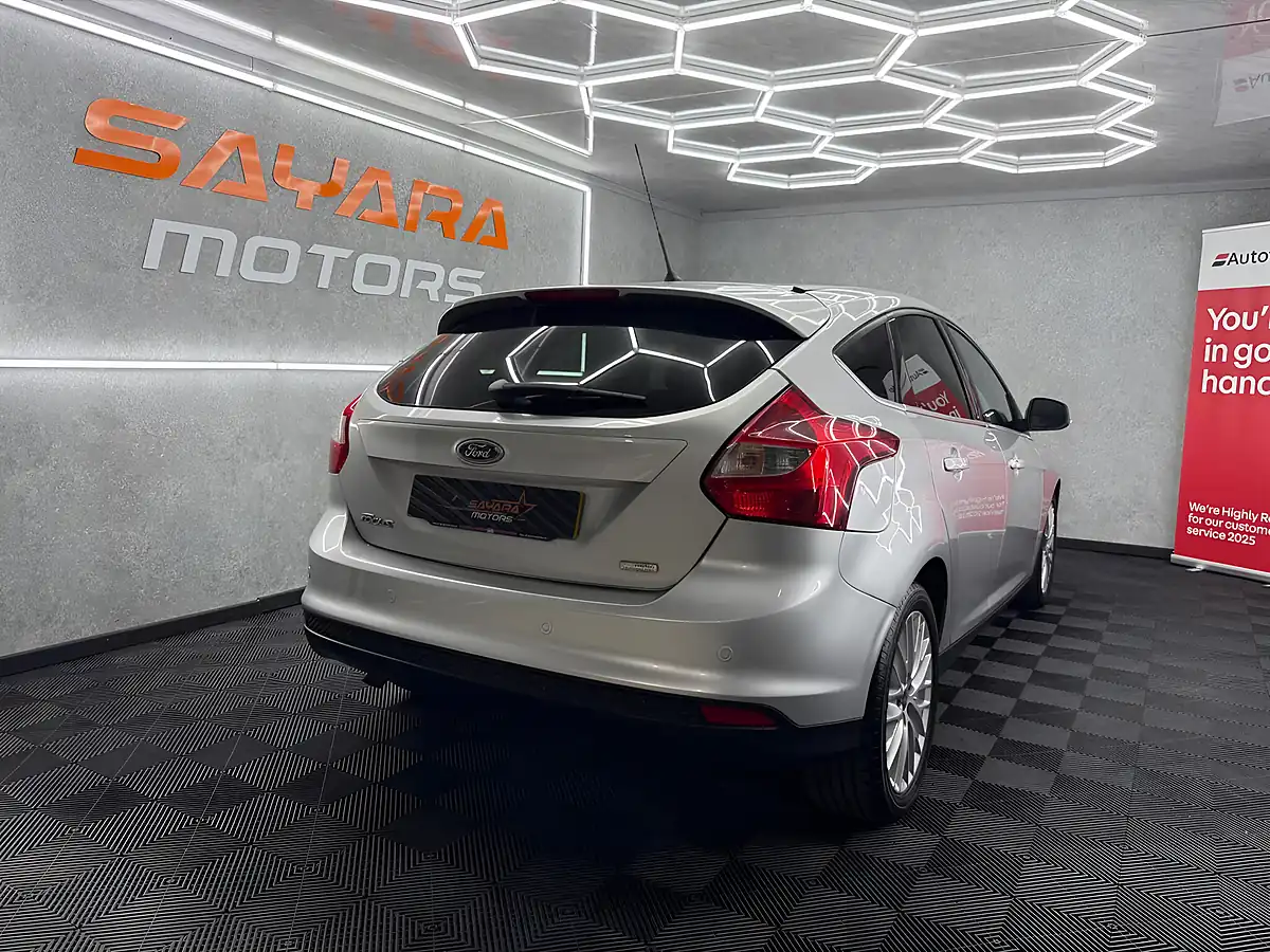 Used 2012 Ford Focus Zetec Silver - Interior and Exterior details 13