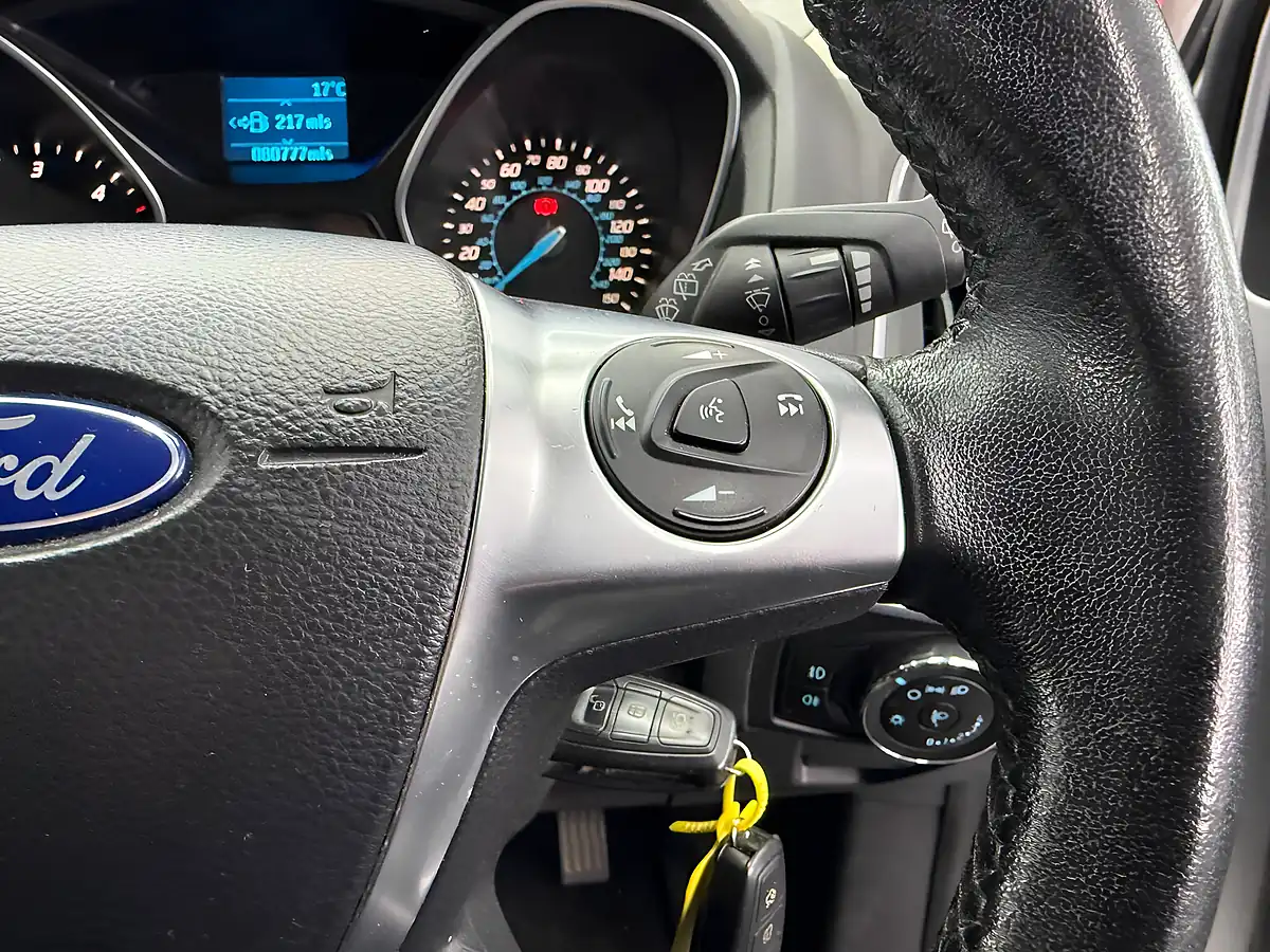 Used 2012 Ford Focus Zetec Silver - Interior and Exterior details 15